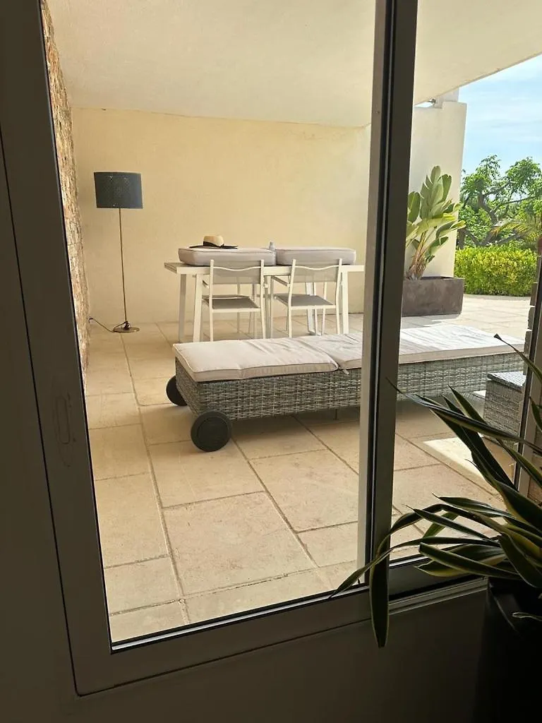Appartement De Prestige Avec Piscine Laouque Guest house