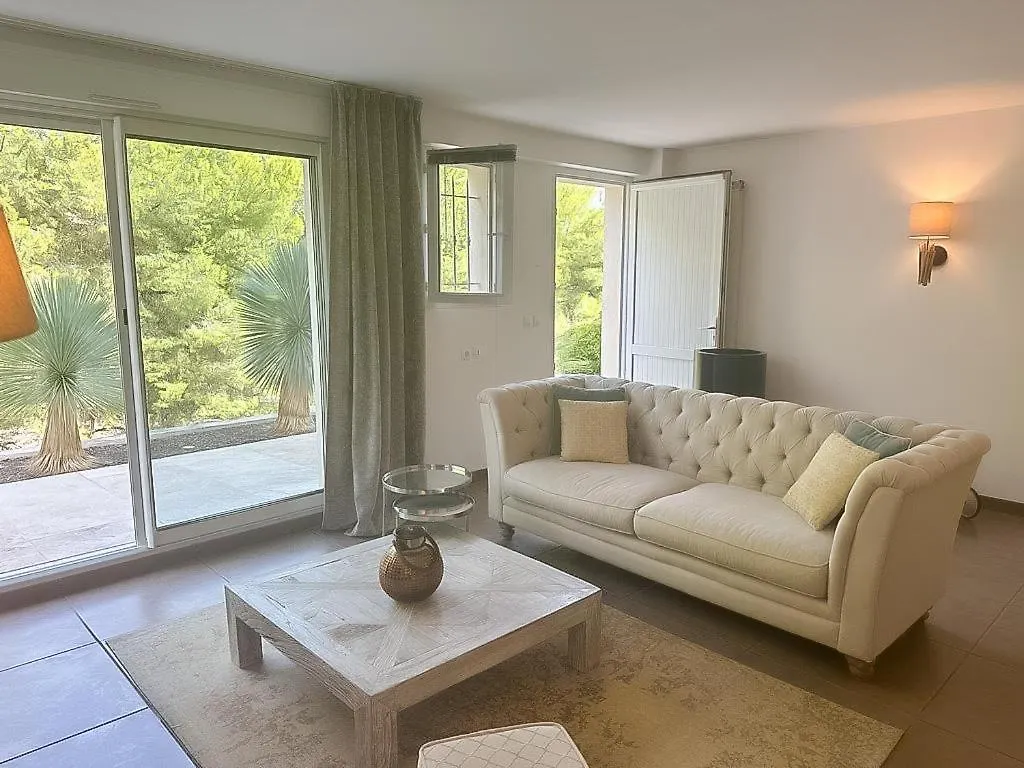 Appartement De Prestige Avec Piscine Laouque