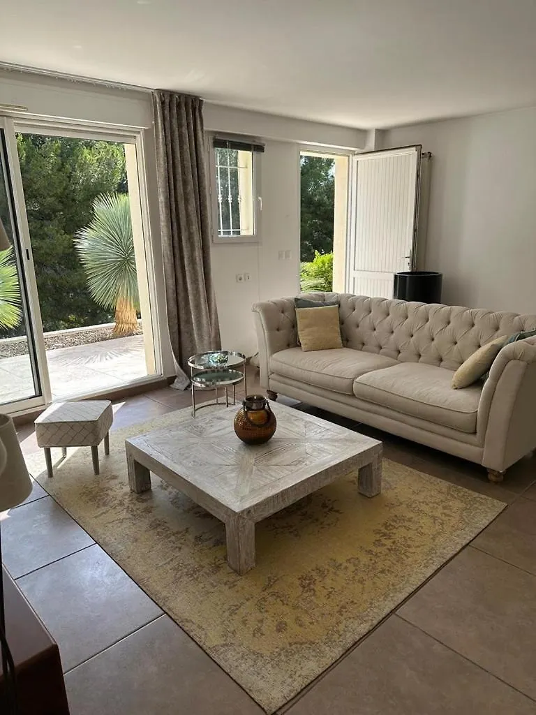 Appartement De Prestige Avec Piscine Laouque